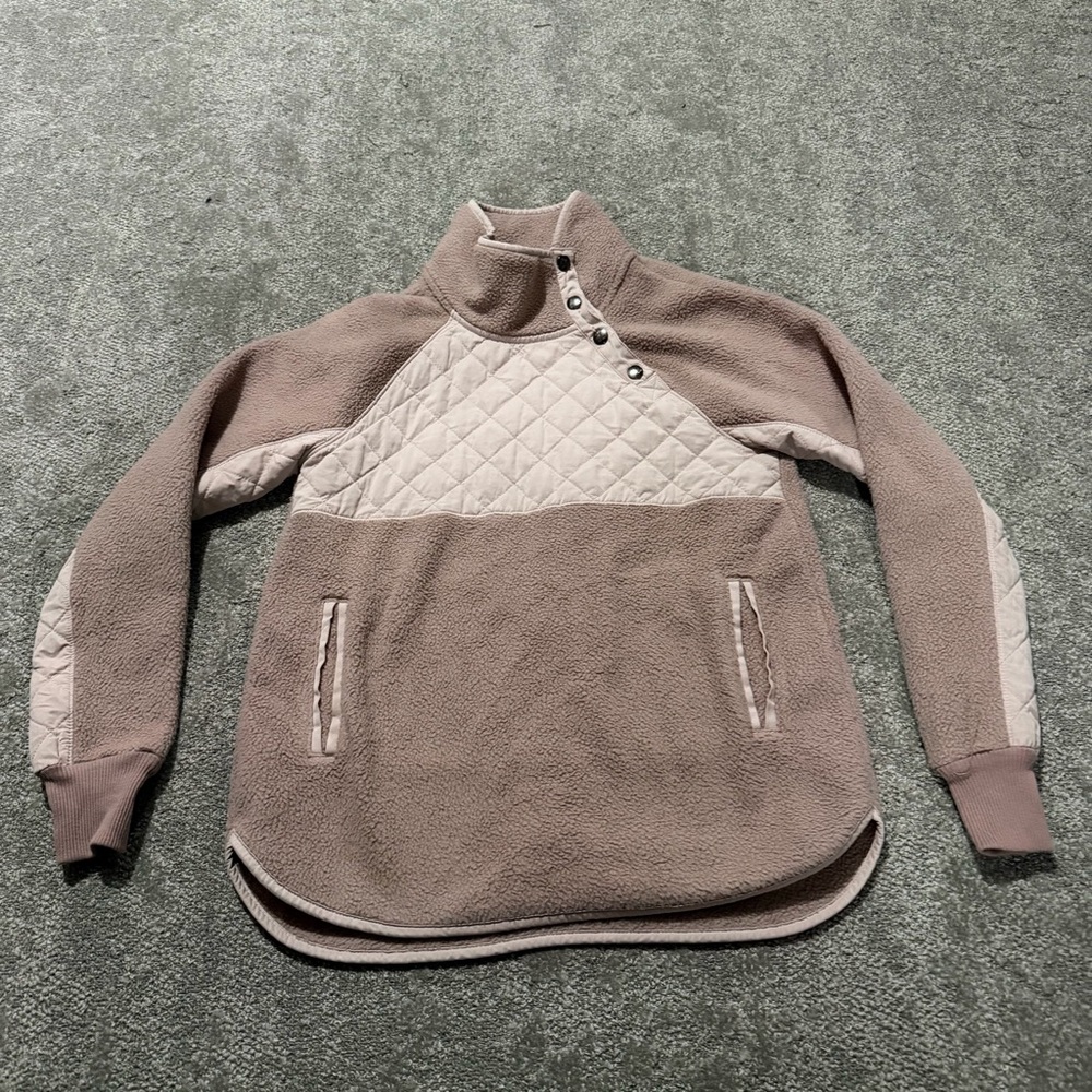 Abercrombie & Fitch snap up fleece with quilted‎ pattern great quality size XS